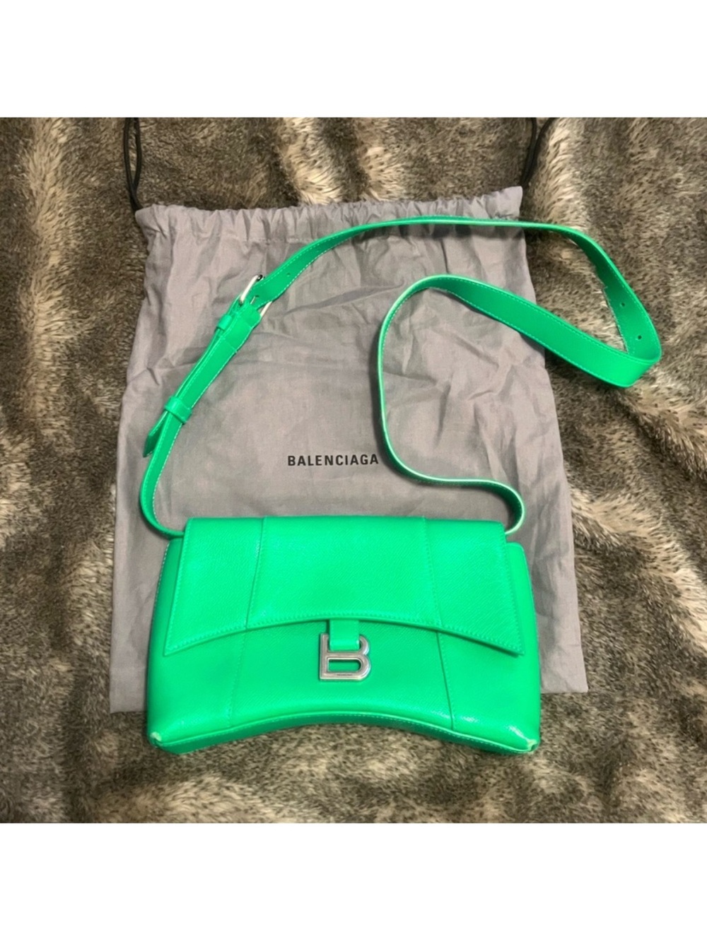 Soft Hourglass Bag XS